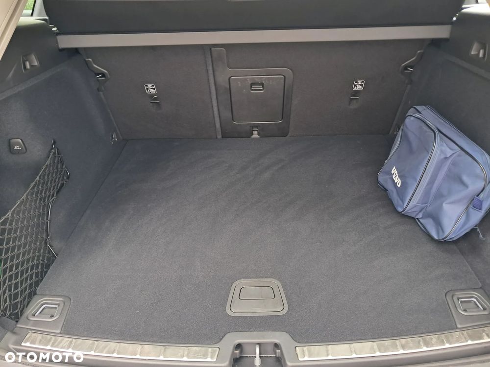 Volvo XC 60 - 30