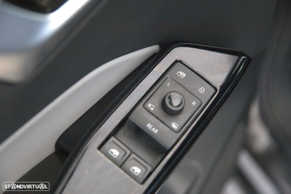 Peugeot e-2008 50 kWh Allure Pack - 4