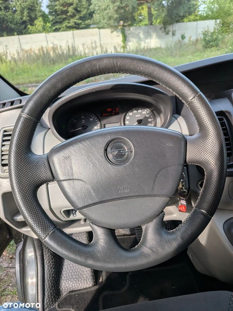 Opel Vivaro - 8