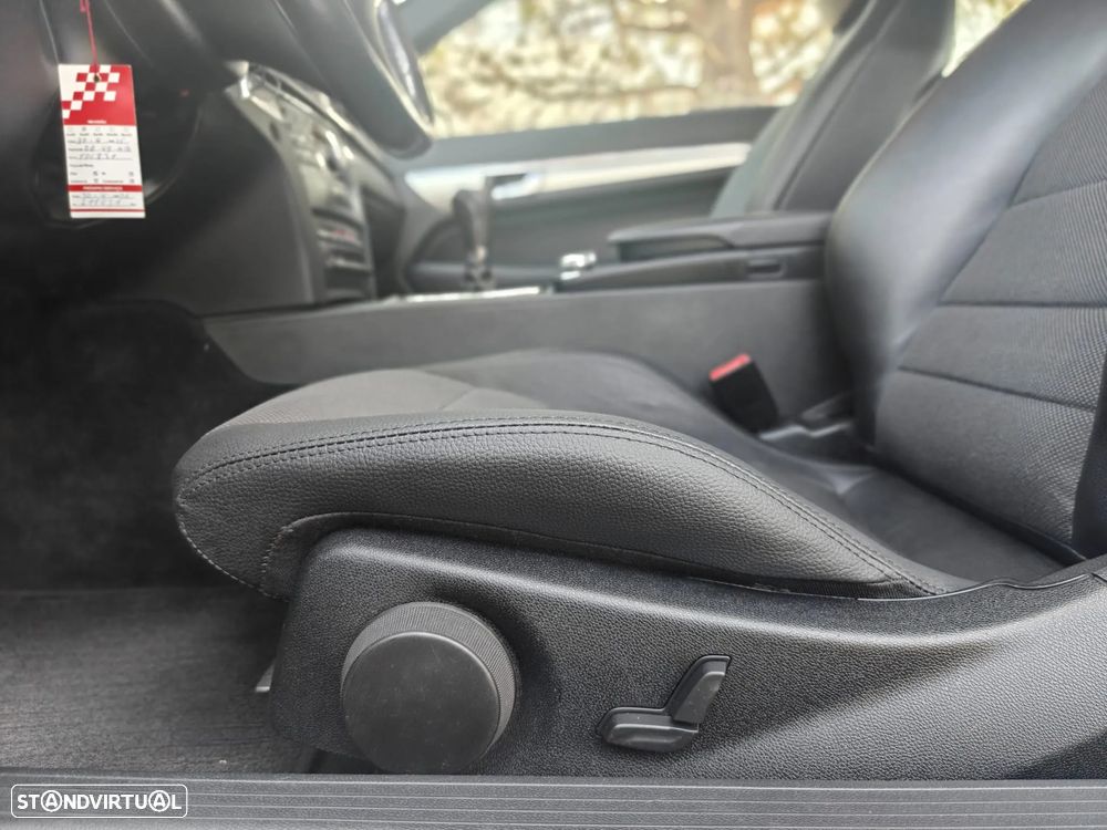 Mercedes-Benz E 220 CDi Avantgarde BlueEfficiency - 25