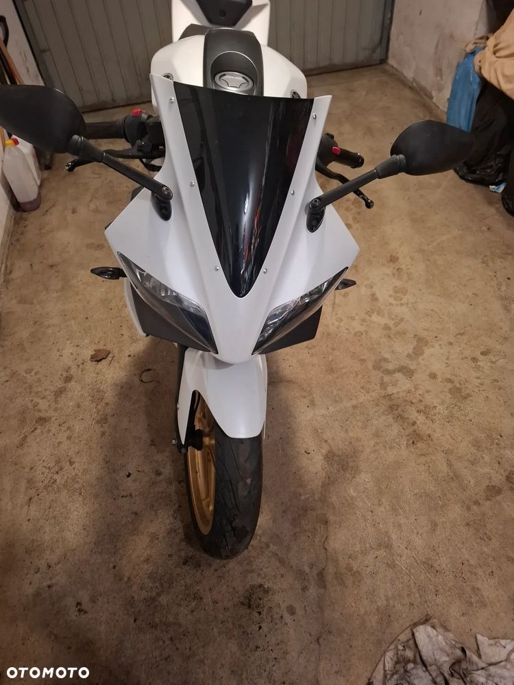 Yamaha YZF - 9