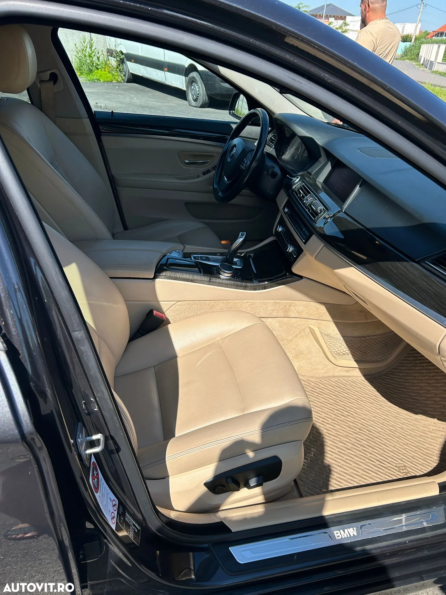 BMW Seria 5 520d Touring Aut. Luxury Line - 12