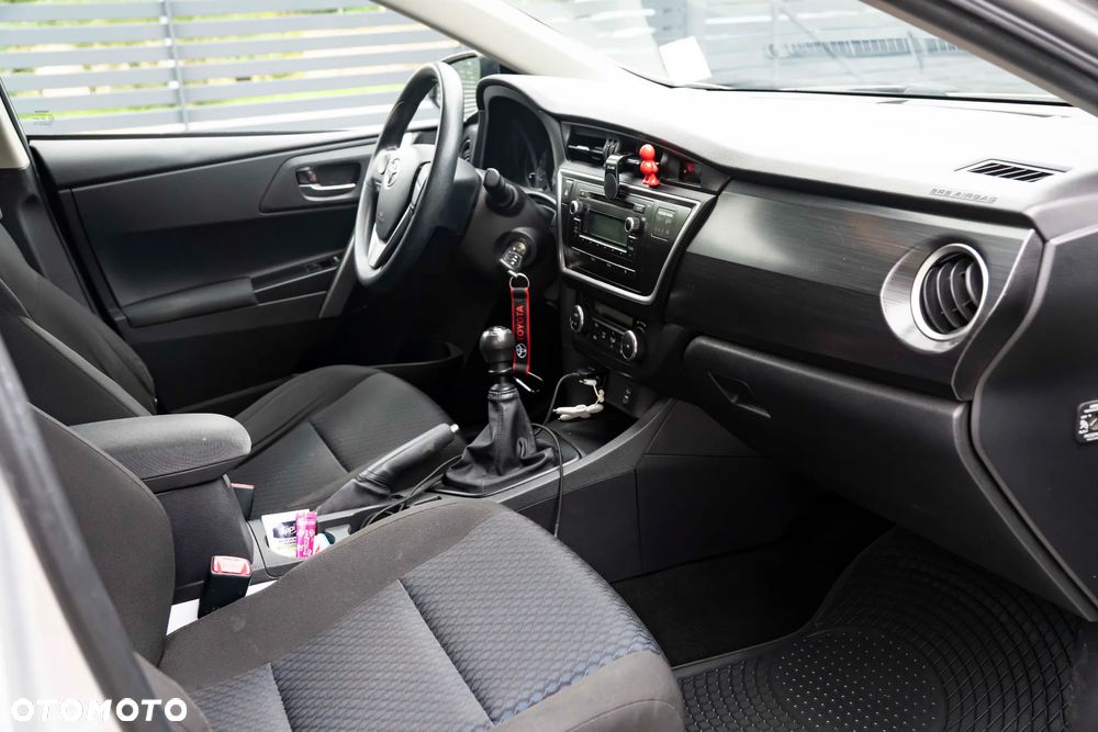 Toyota Auris 1.4 D-4D Active - 12