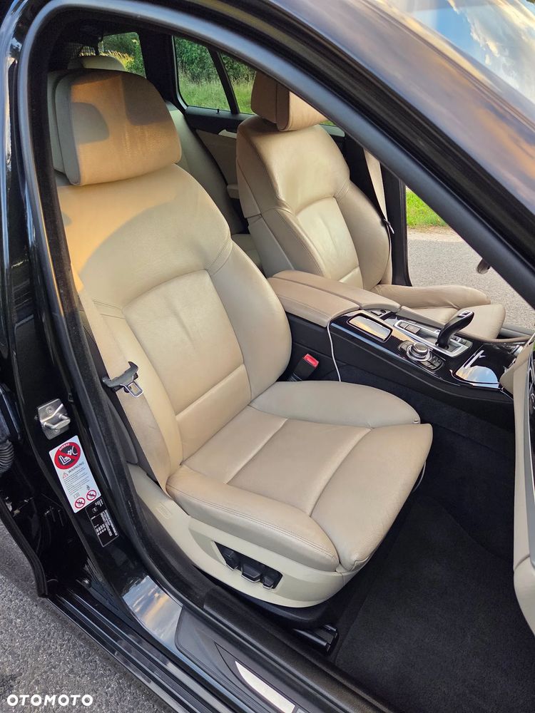BMW Seria 5 520d Luxury Line - 26