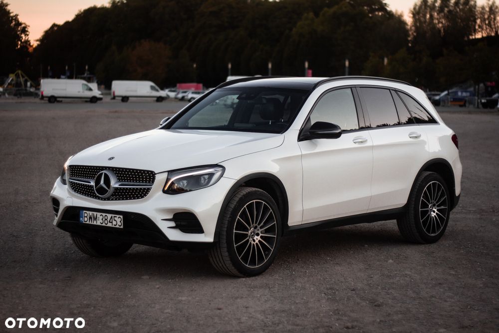 Mercedes-Benz GLC 300 4Matic 9G-TRONIC AMG Line - 9
