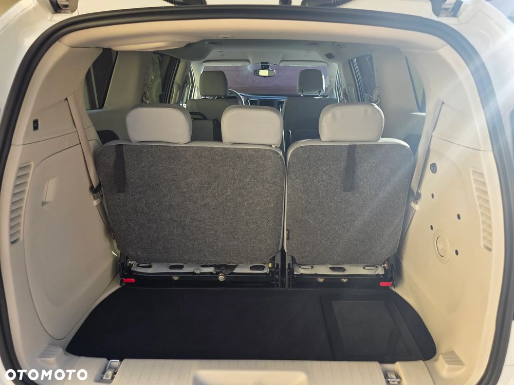 Chrysler Pacifica - 16