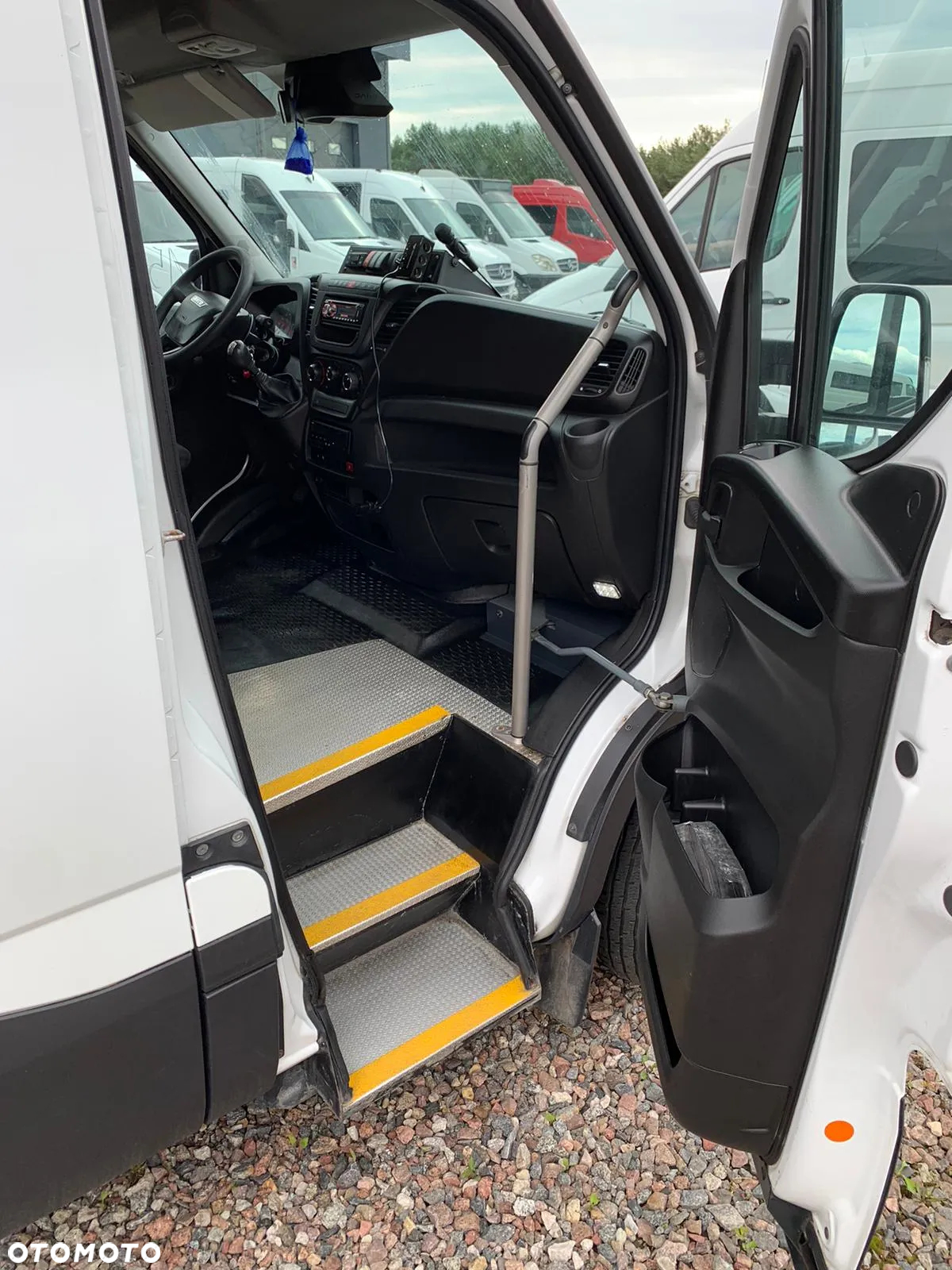Iveco Daily - 21 miejsc - 17