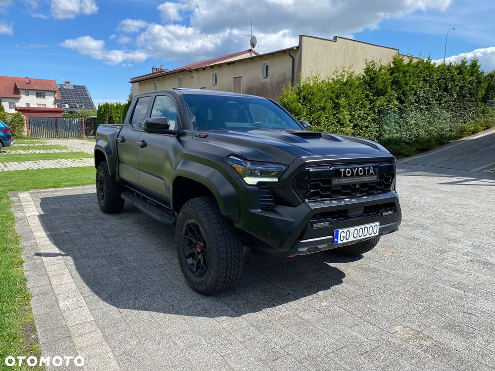 Toyota Tacoma - 15
