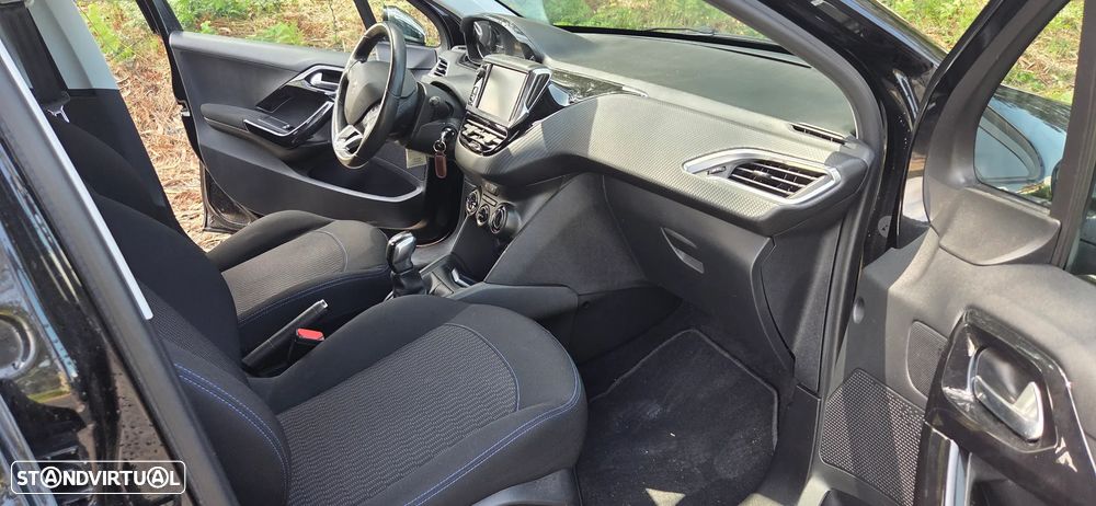 Peugeot 208 1.2 PureTech Style - 25