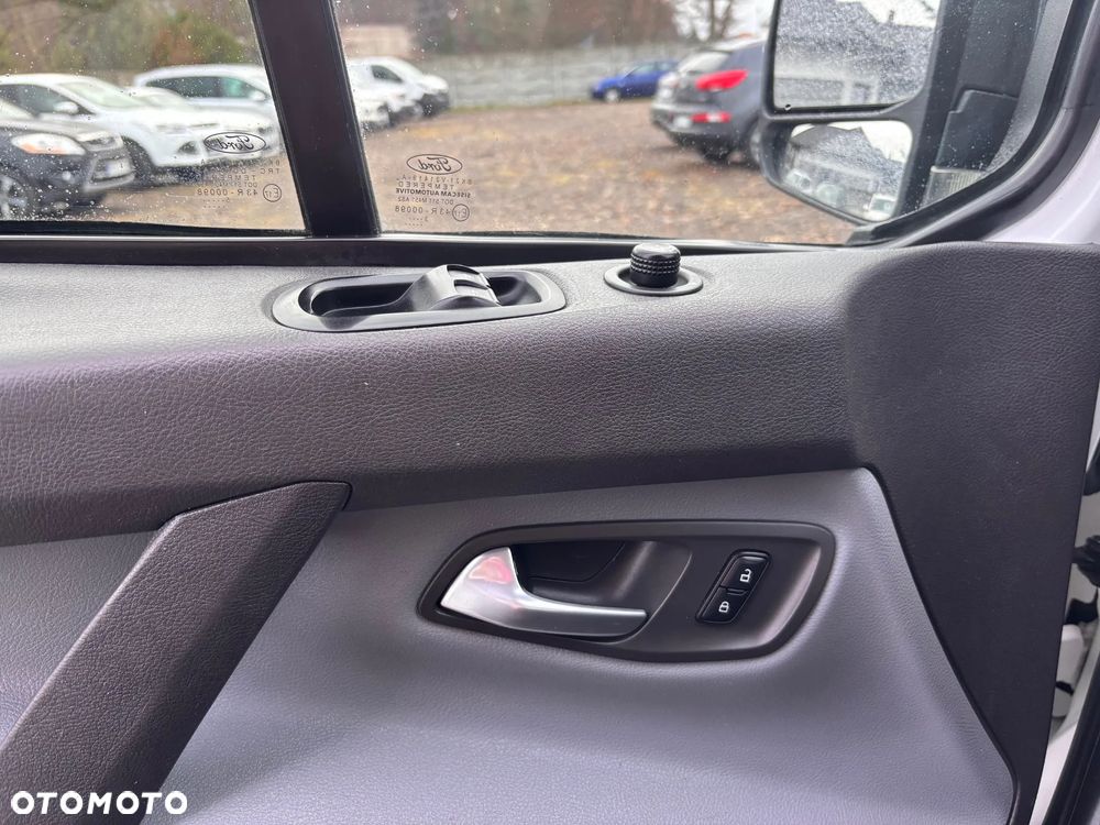 Ford TRANSIT CUSTOM - 26