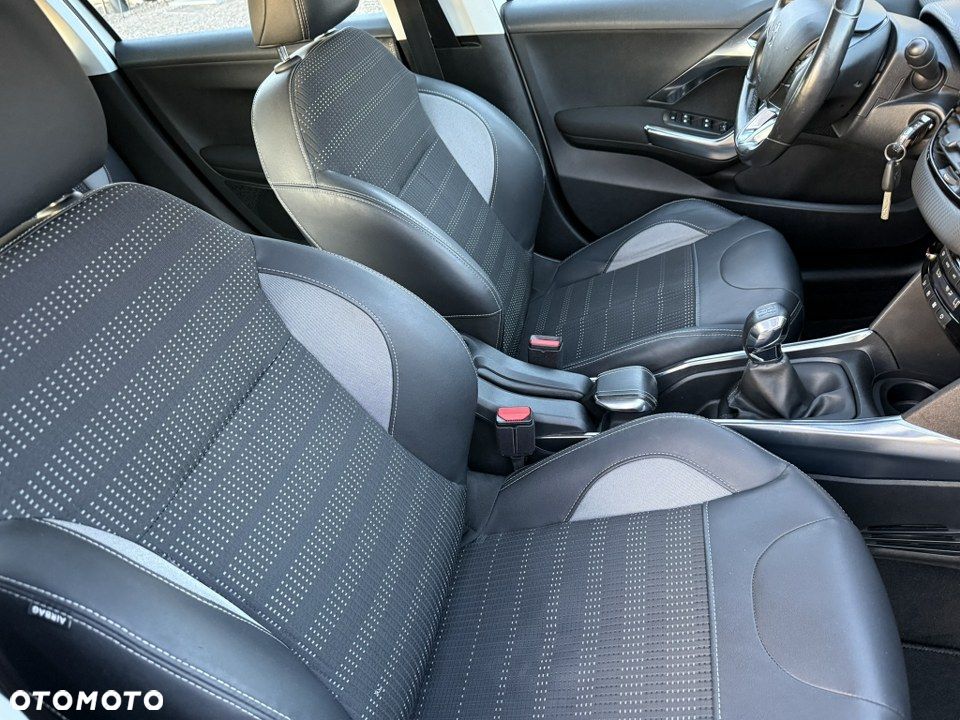 Peugeot 2008 120 VTI Allure - 32