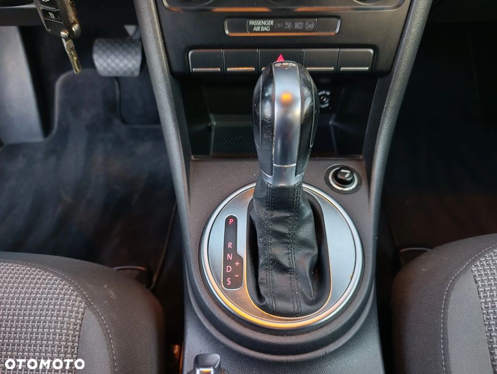 Volkswagen Beetle 1.6 TDI DPF DSG Blue Motion Technologie Exclusive Design - 21