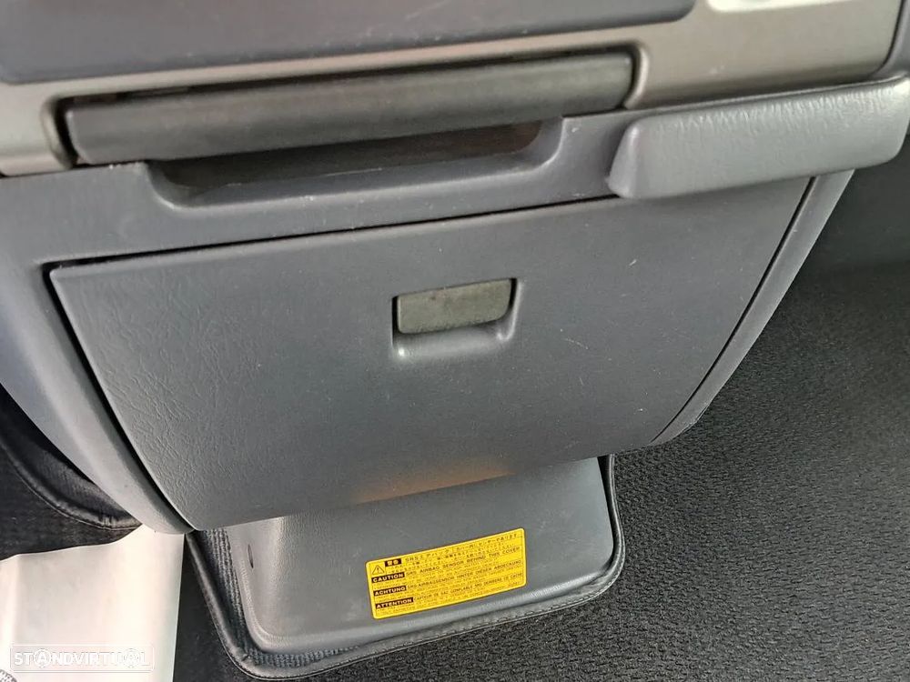 Toyota HiAce 2.5 D-4D Service 2.8T AC - 29