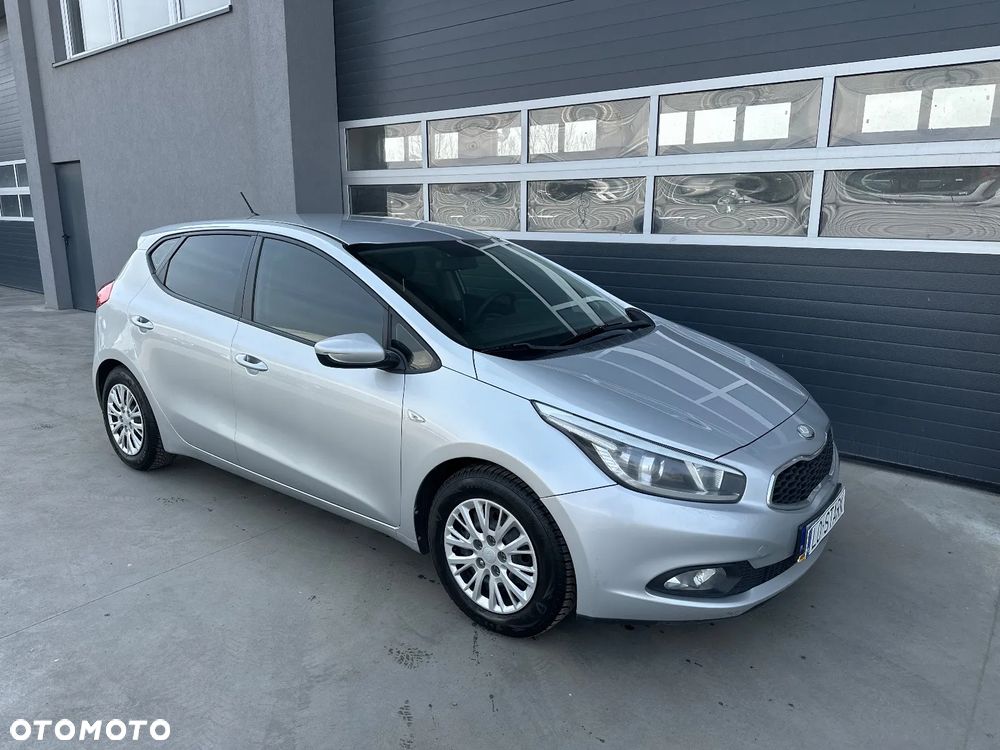 Kia Ceed - 4