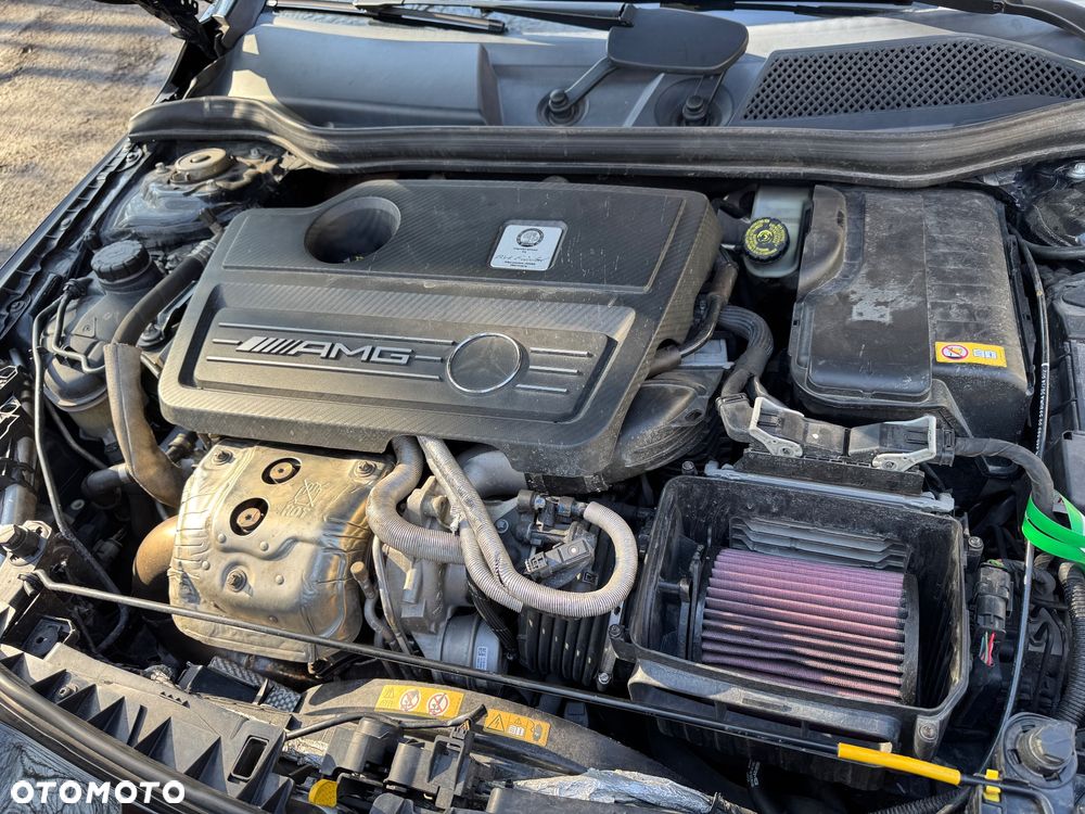 Mercedes-Benz CLA 45 AMG 4Matic 7G-DCT - 38