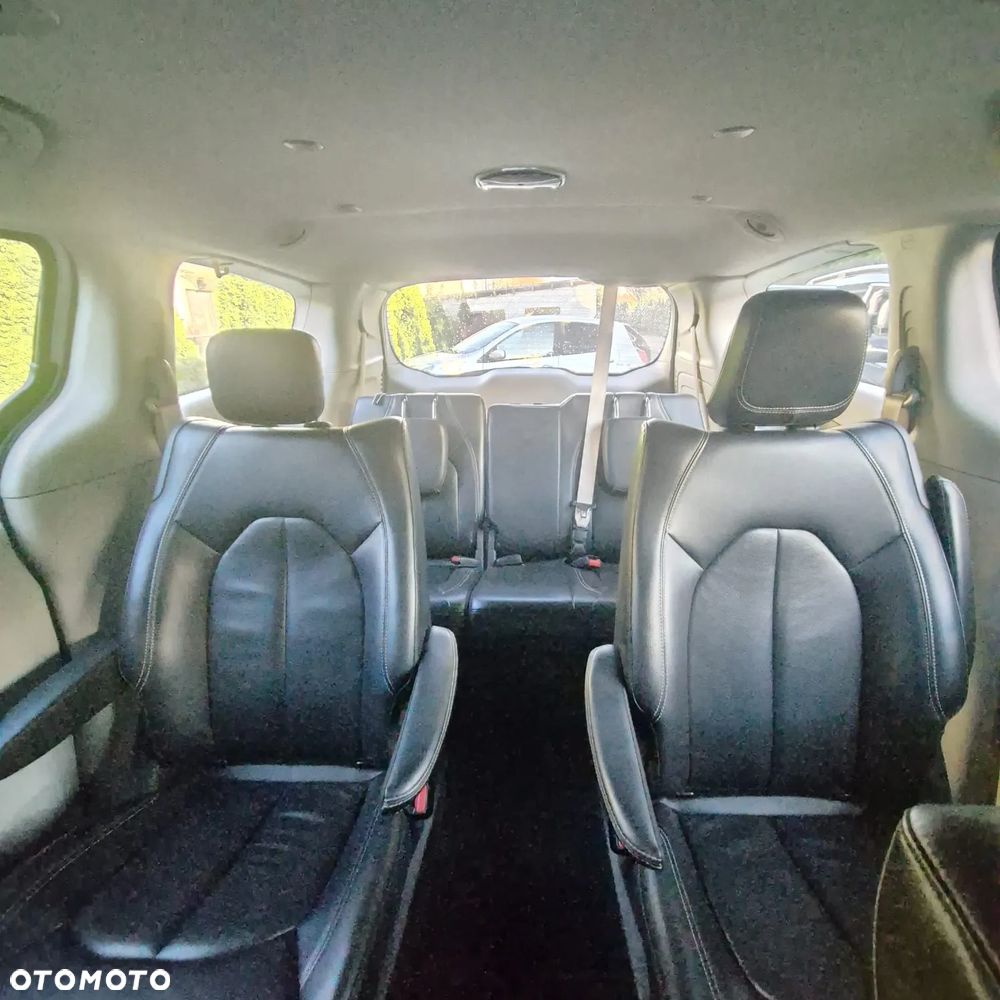 Chrysler Pacifica - 14