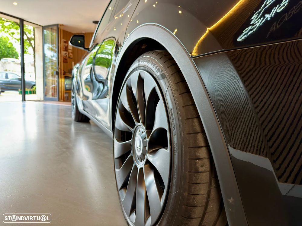 Tesla Model Y Performance Tração Integral - 39