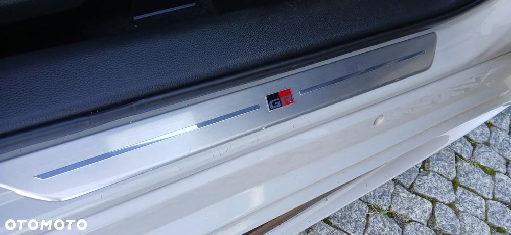 Toyota Corolla 2.0 Hybrid GR Sport - 12