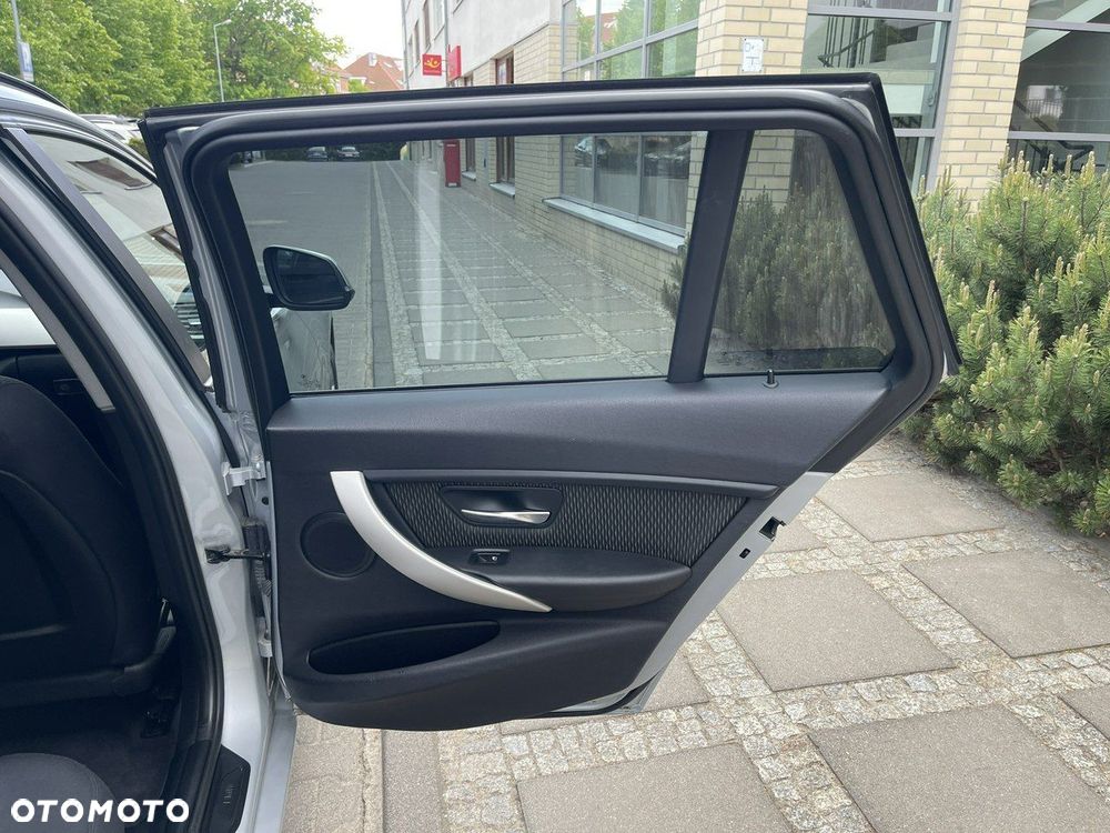 BMW Seria 3 - 28