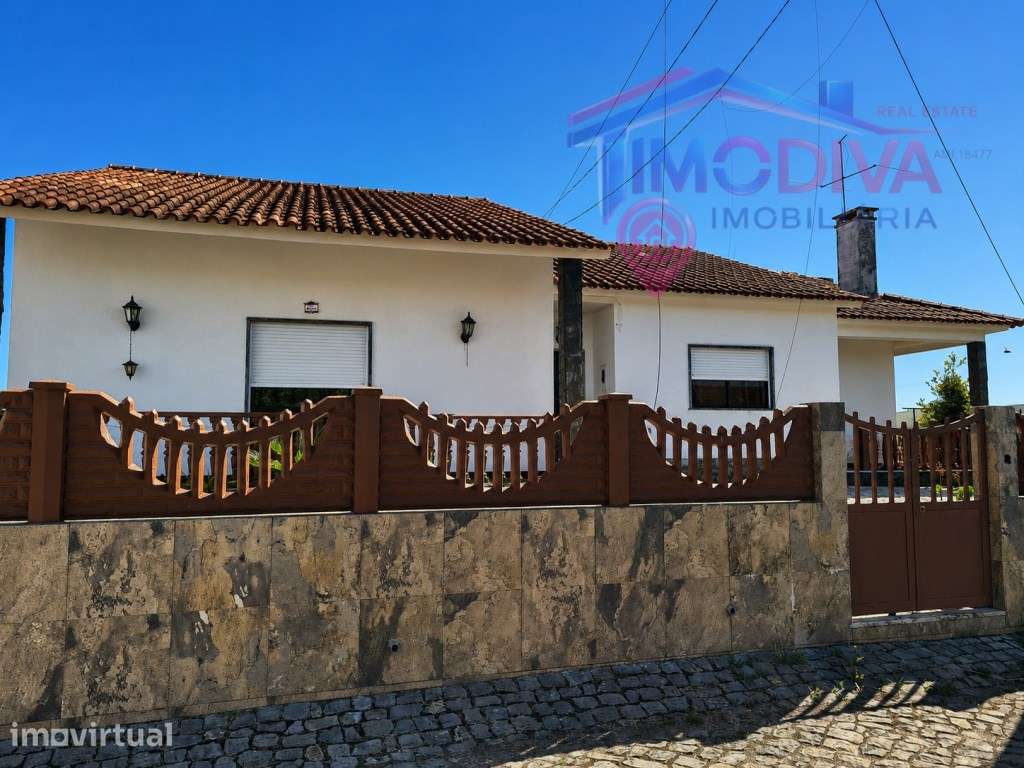 Moradia térrea T4, com churrasqueira e jardim em Arega - Grande imagem: 3/59
