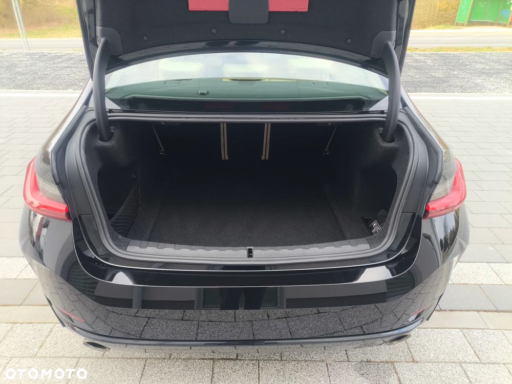 BMW Seria 3 320i - 23