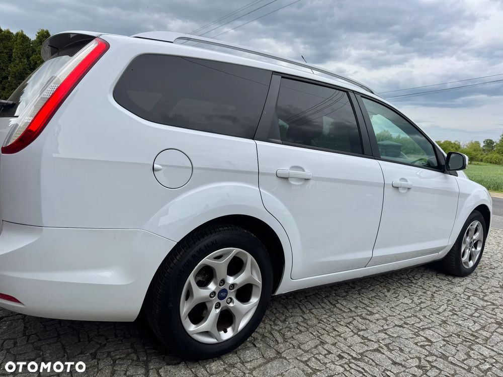 Ford Focus 1.6 16V Style - 12