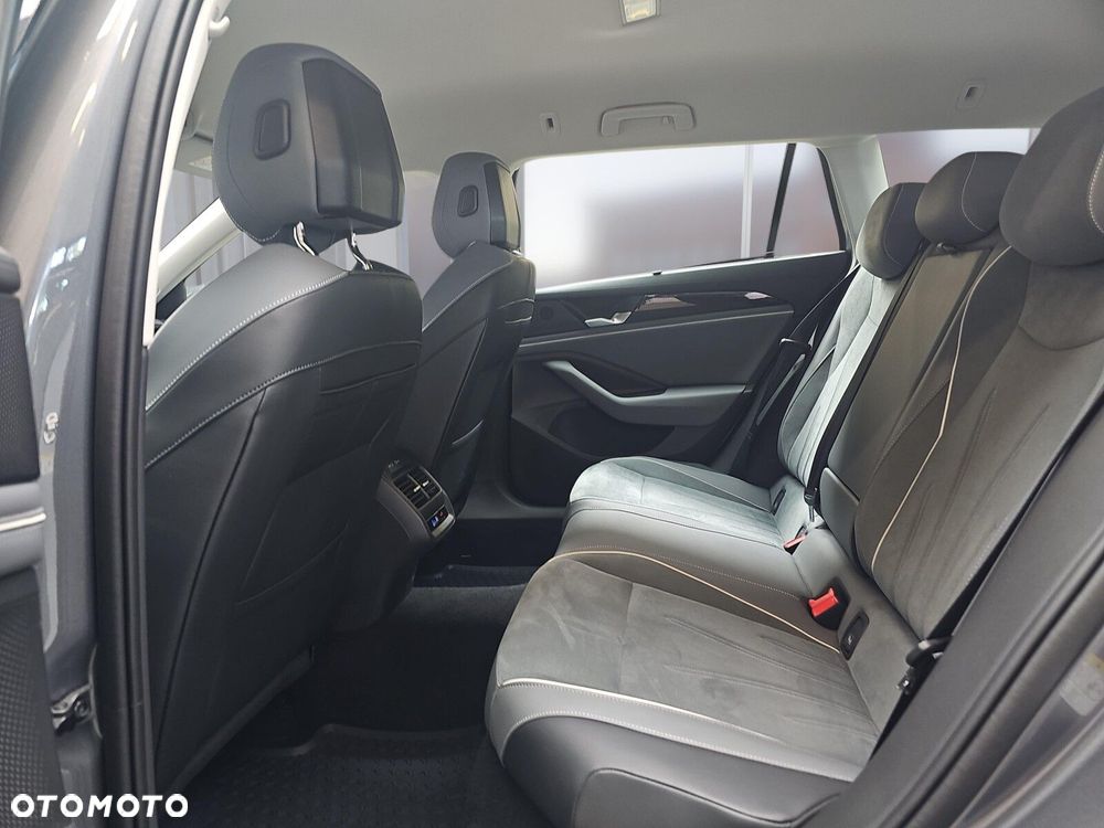 Volkswagen Passat - 10