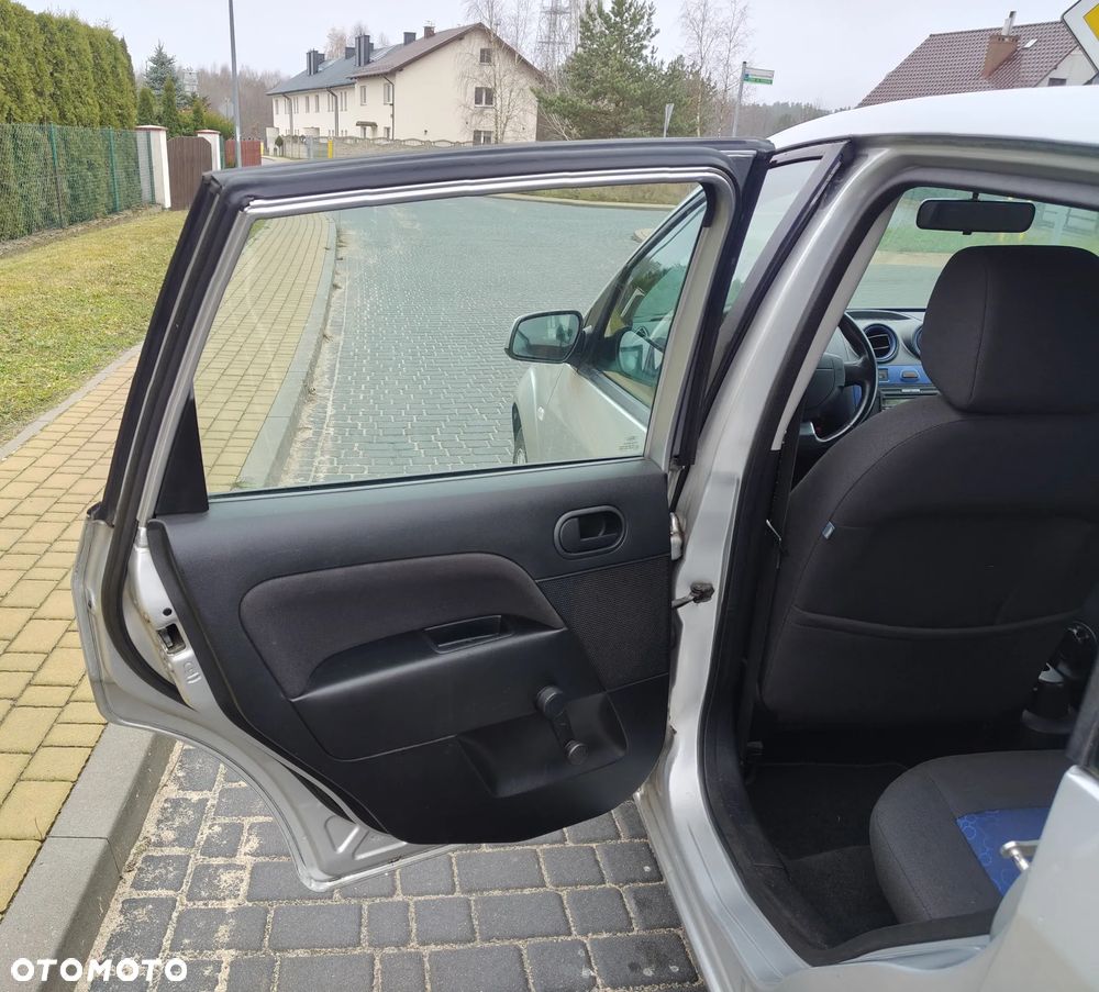 Ford Fiesta 1.3 Ambiente - 18