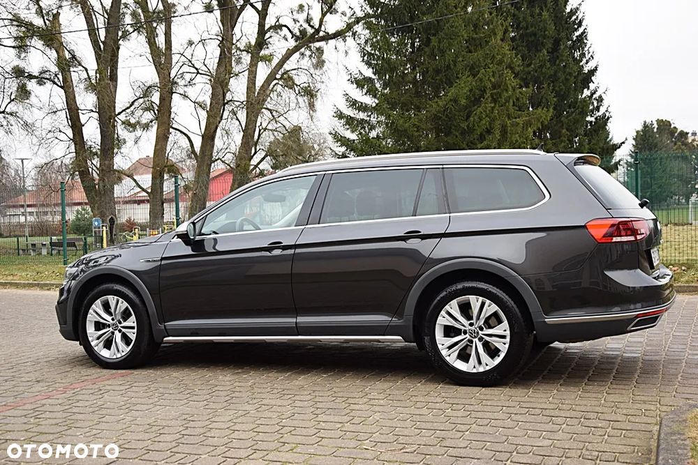 Volkswagen Passat Alltrack 2.0 TDI SCR DSG 4Motion - 10