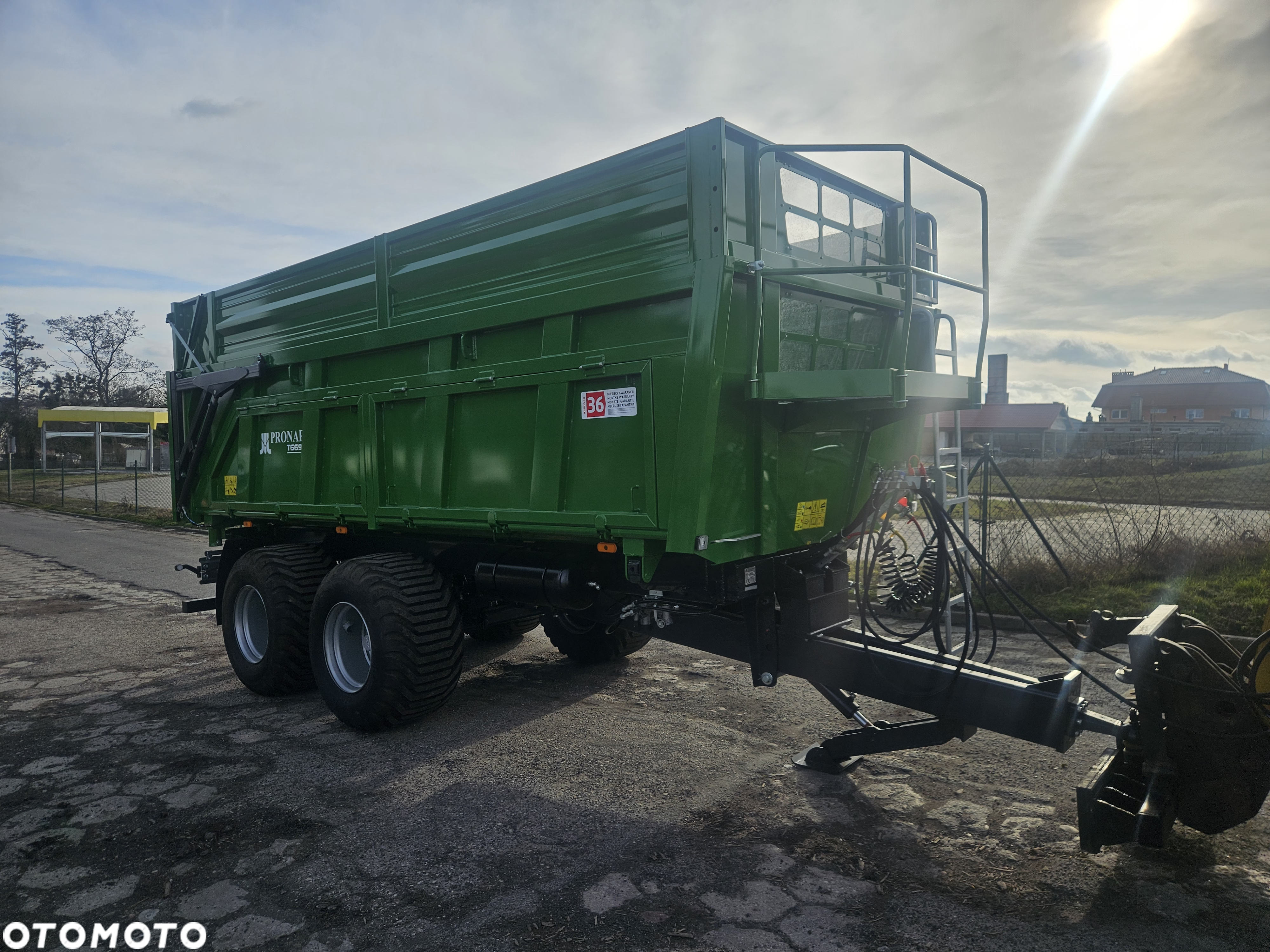 Pronar T669/1 tylny i boczny wywrot - 10