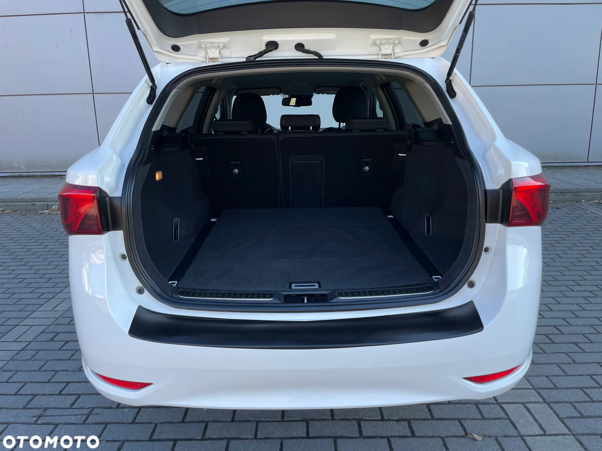 Toyota Avensis 2.0 D-4D Prestige - 16