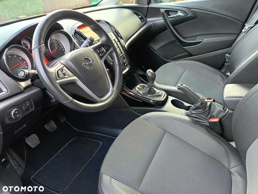 Opel Astra 1.4 Turbo Exklusiv - 13