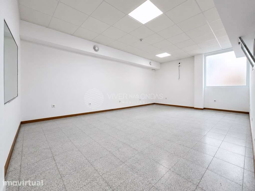 ESTABELECIMENTO COMERCIAL | RUA SOARES DOS REIS | VILA NOVA DE GAIA - Grande imagem: 3/21