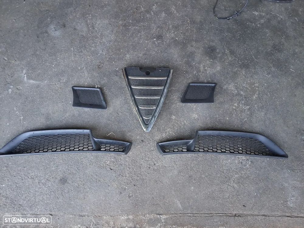 Grelhas de para-choques Alfa Romeo GT - 1