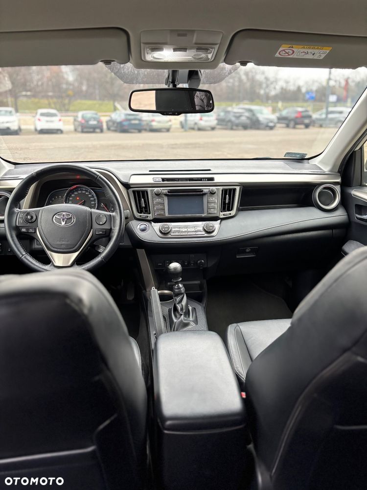 Toyota RAV4 2.2 D-4D Premium - 12