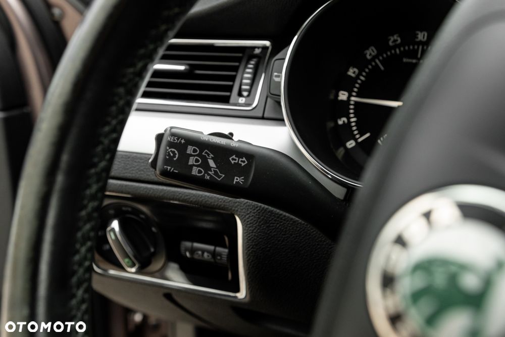 Skoda Superb 2.0 TDI Elegance Green tec - 34