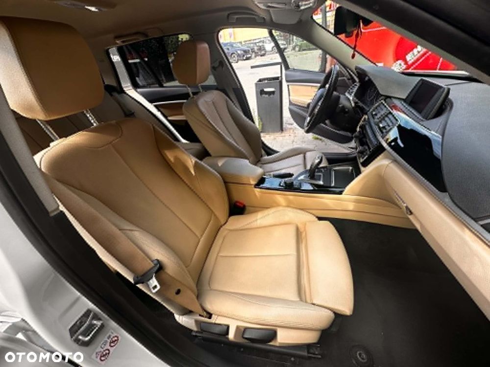 BMW Seria 3 320i Luxury Line sport - 13