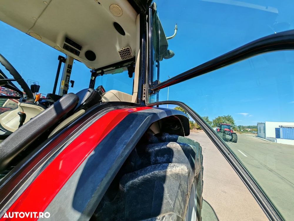 Massey Ferguson MF 5713M CAB ESSENTIAL 4x4  TRACTOR AGRICOL - 38