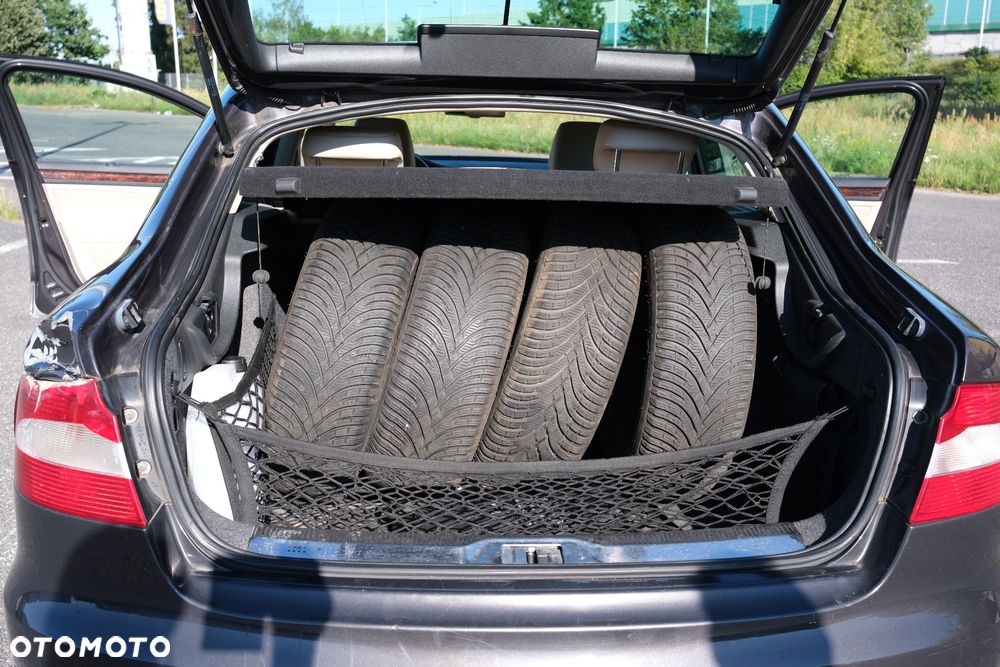 Skoda Superb 2.0 TDI Elegance DSG - 36