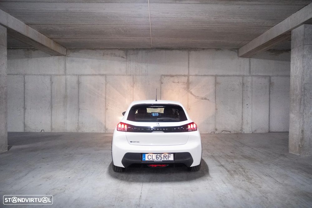 Peugeot e-208 Allure - 4