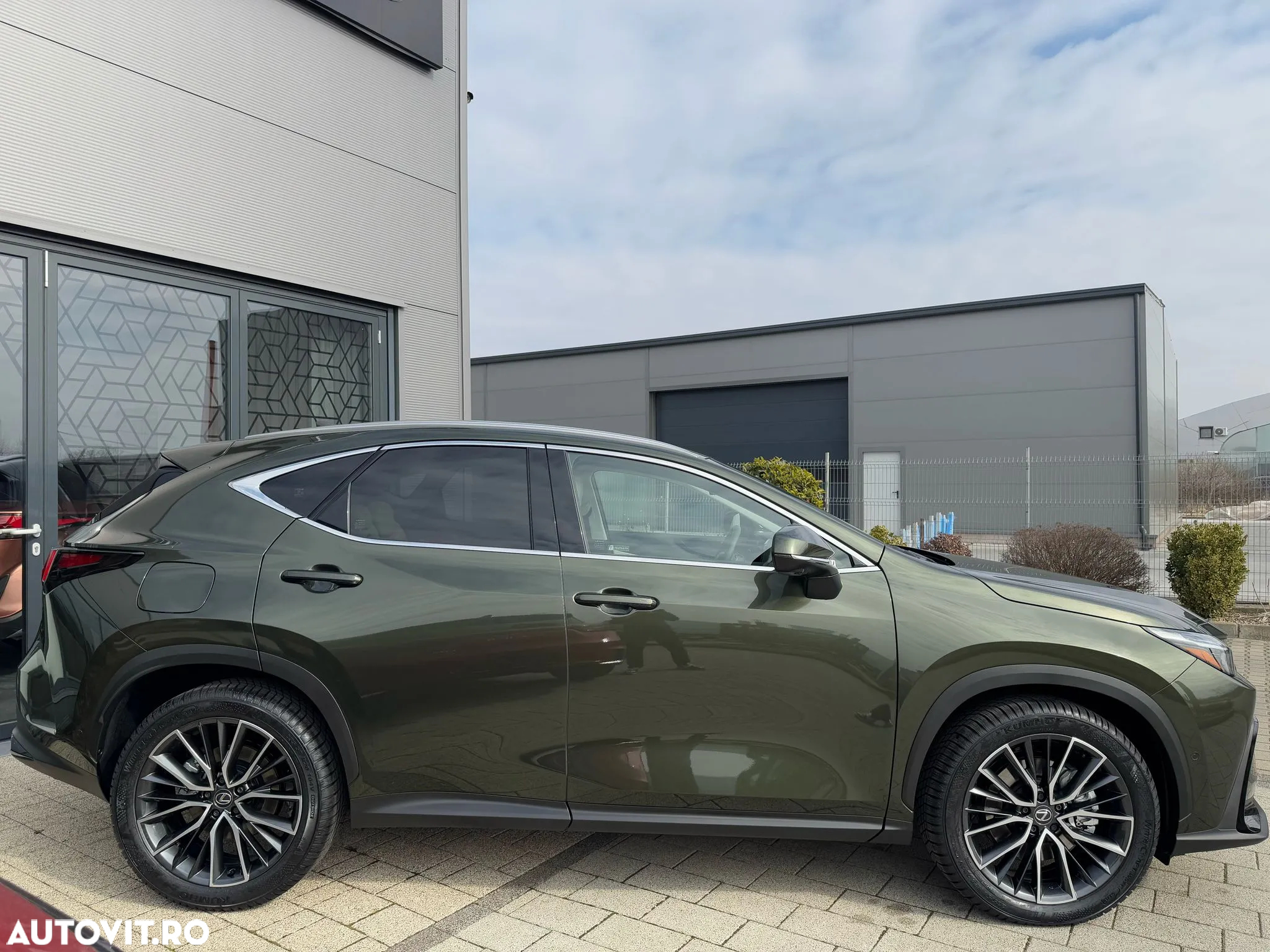 Lexus Seria NX 450h+ AWD CVT PHEV Luxury - 4
