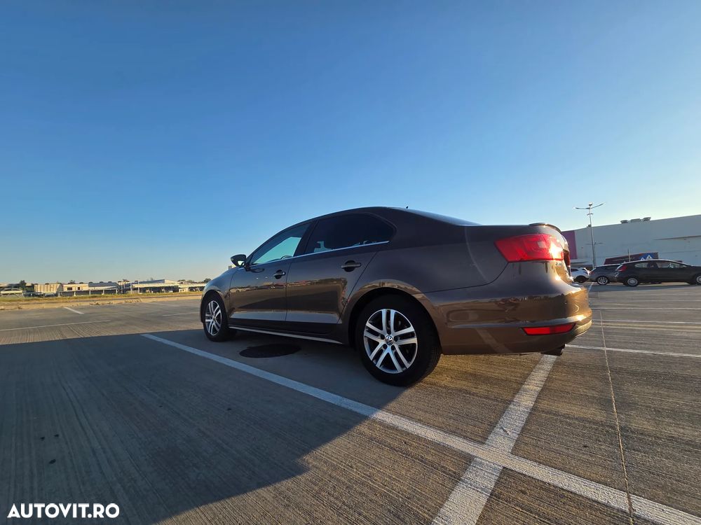 Volkswagen Jetta 1.6 TDI CR DPF DSG Highline - 25