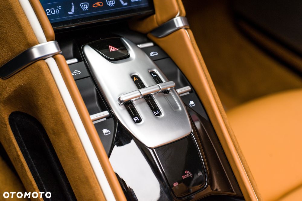 Ferrari Roma Spider - 18