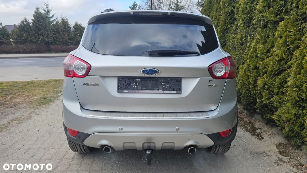 Ford Kuga 2.0 TDCi 2x4 Titanium - 10