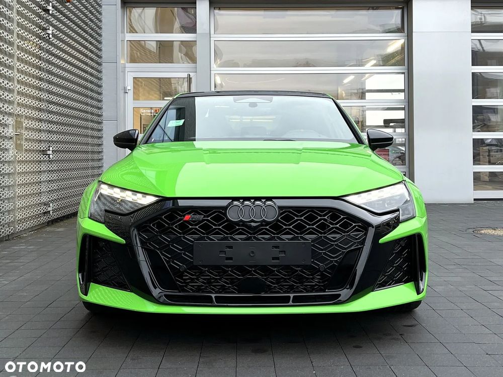 Audi RS3 Limousine - 14