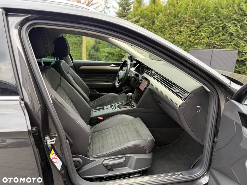 Volkswagen Passat - 12