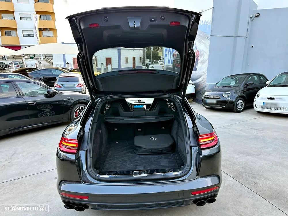 Porsche Panamera Sport Turismo 4 E-Hybrid 10 Years Edition - 39