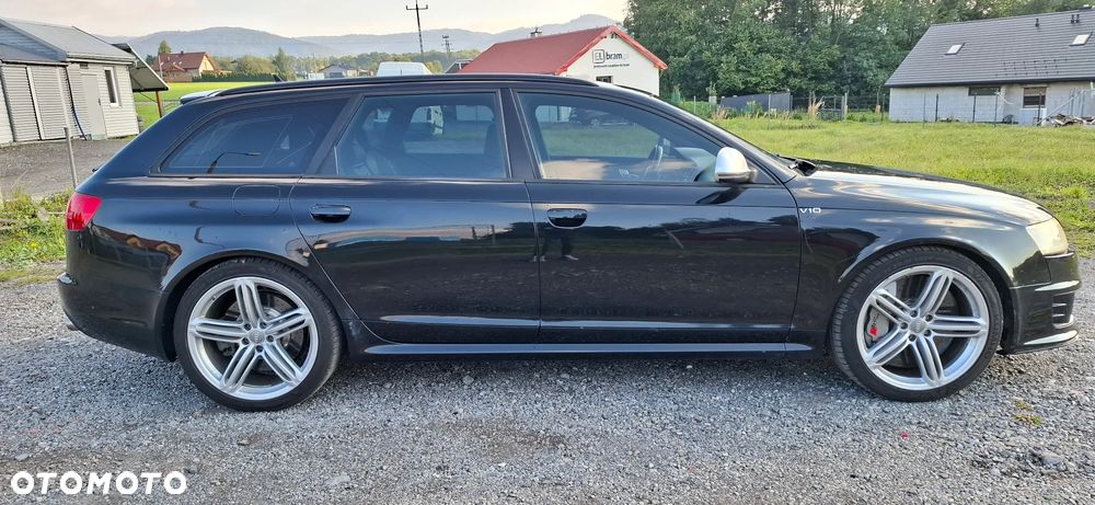 Audi RS6 Avant Standard - 6