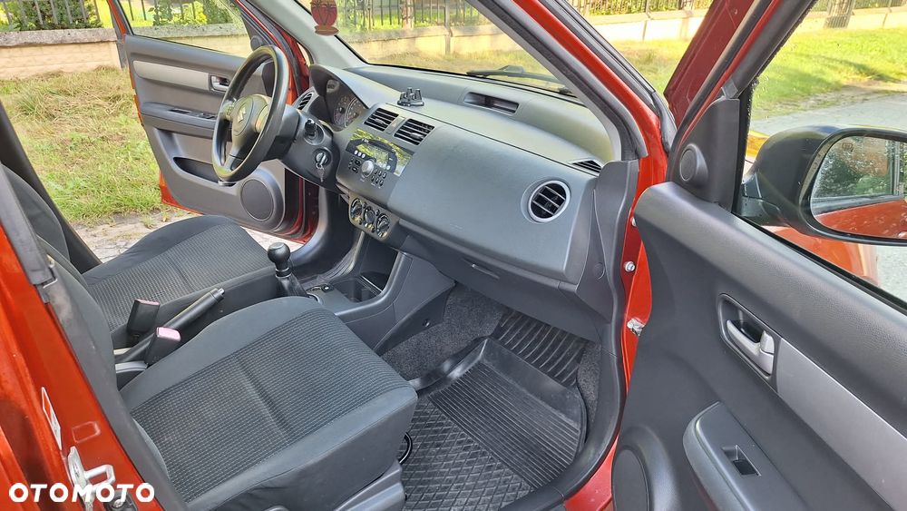 Suzuki Swift 1.3 Club - 6