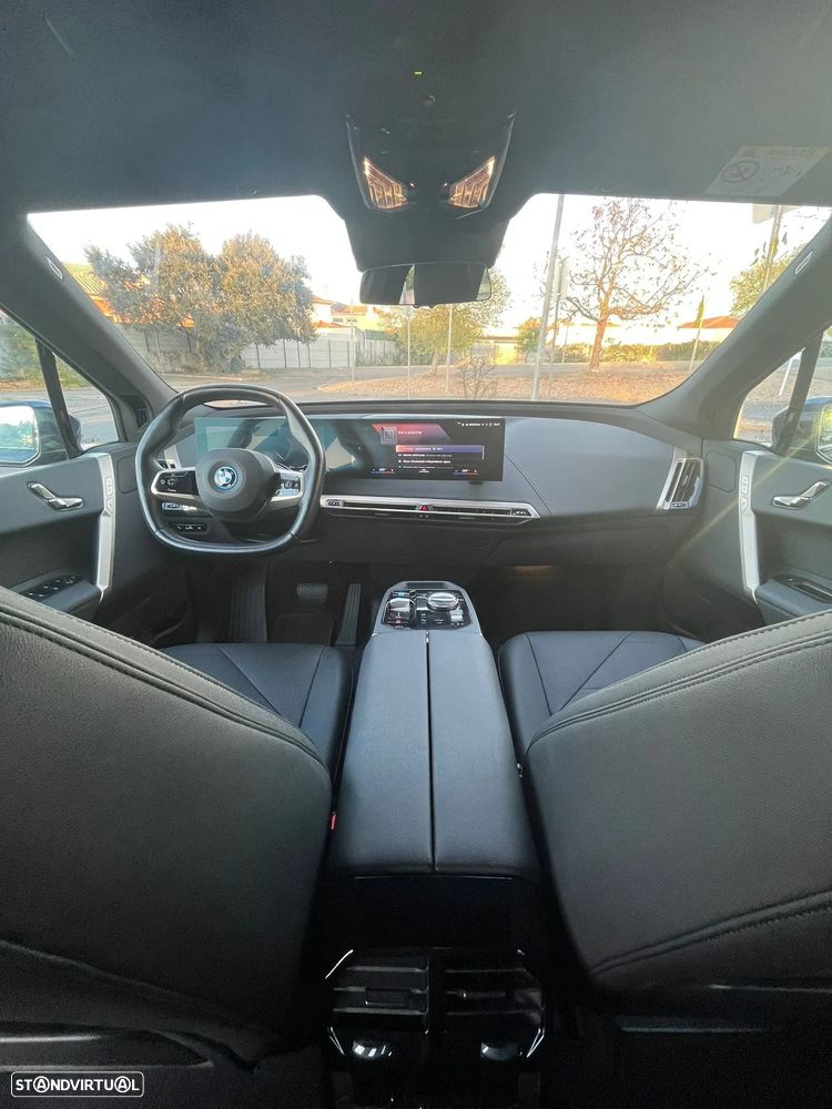 BMW iX xDrive 40 Pack Desportivo - 17